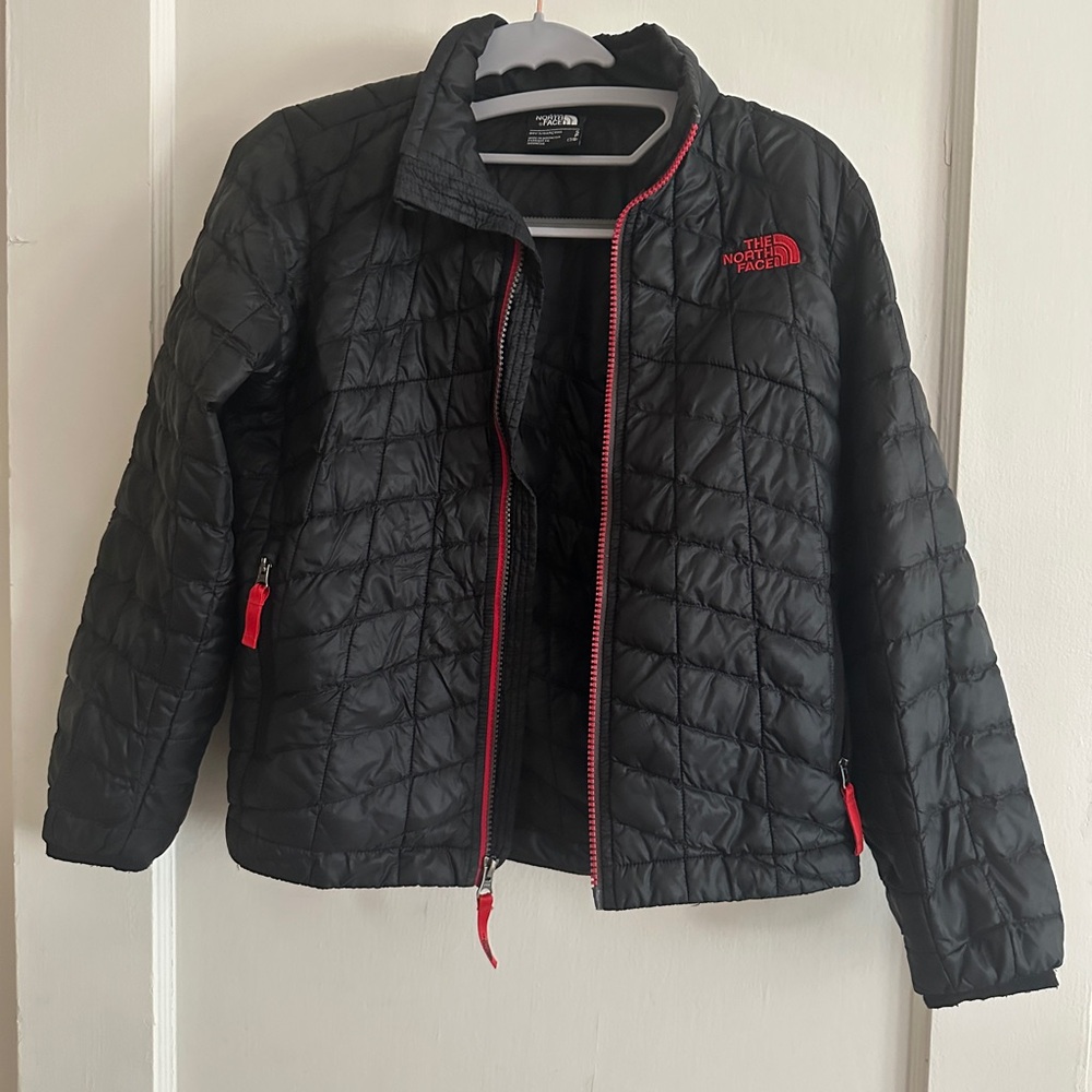 The North Face Black Quilted thermal Jacket with Red Accents size S(7/8)